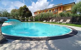 Hotel Confine